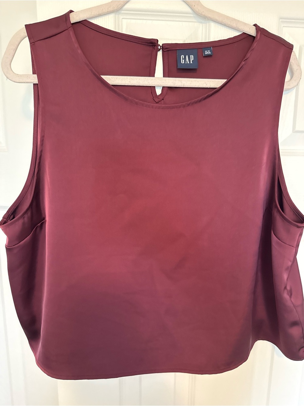 GAP Satin Sleeveless Camisole in Burgundy